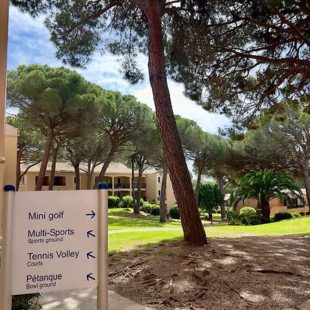 4 Personnes Dans Golf De Valescure 2 Apartment *