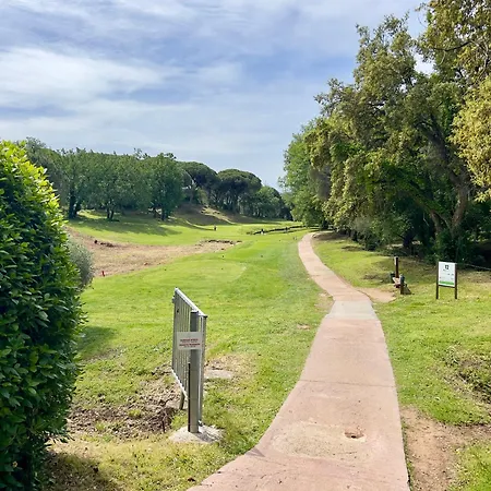 4 Personnes Dans Golf De Valescure 2 Saint-Raphael (Var)